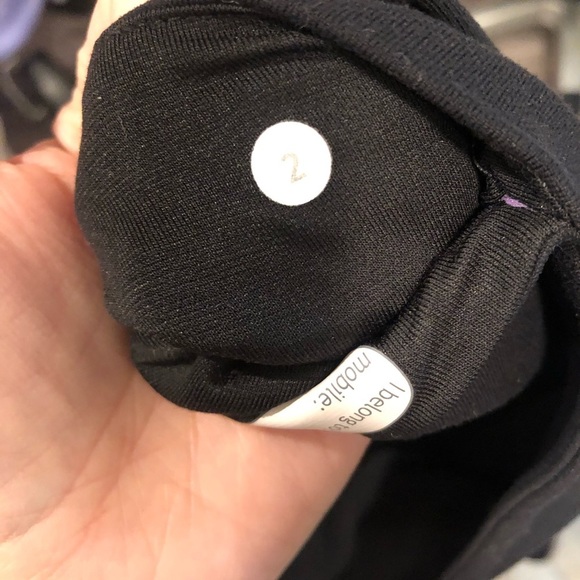 LULULEMON Black Crop reversible Leggings size 2 - Picture 7 of 7